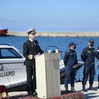 Παραδόθηκε στη Σαμοθράκη το 5ο περιπολικό σκάφος με ειδικό υγειονομικό εξοπλισμό – Έργα 8,5 εκατ. ευρώ για το λιμάνι της Καμαριώτισσας ανακοίνωσε ο Γ. Πλακιωτάκης