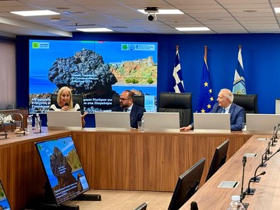 ΒΑΣΙΚΗ ΦΩΤΟ