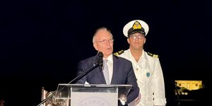 ΒΑΣΙΚΗ ΦΩΤΟ