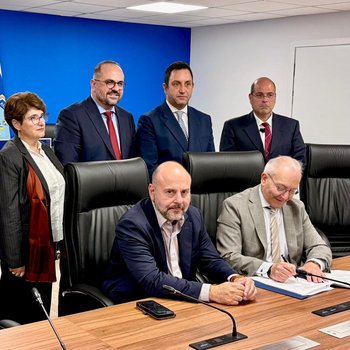 ΒΑΣΙΚΗ ΦΩΤΟ