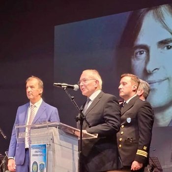 ΒΑΣΙΚΗ ΦΩΤΟ