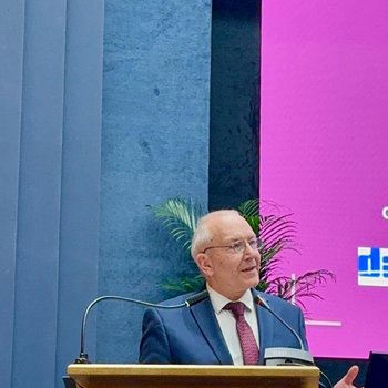 ΒΑΣΙΚΗ ΦΩΤΟ