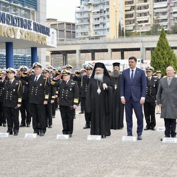 Facetune_19-03-2026-19-32-49